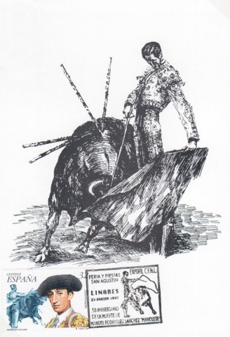 Con motivo del 50 aniversario del fallecimiento de Manolete en Linares se realizaron varios actos que tuvieron como eje central la figura del torero. La exposicin filatlica relacionada con el torero cordobs se realiz en la Casa de la Cultura. En ella se mostraron temas taurmacos representados en sellos, billetes de lotera, vitolas de puros etc. Tarjeta postal obliterada con el matasellos de la EXPOFIL en homenaje al 50 aniversario de la muerte de Manolete durante la Feria de San Agustn en 1997, en la que se representa un pase natural. 